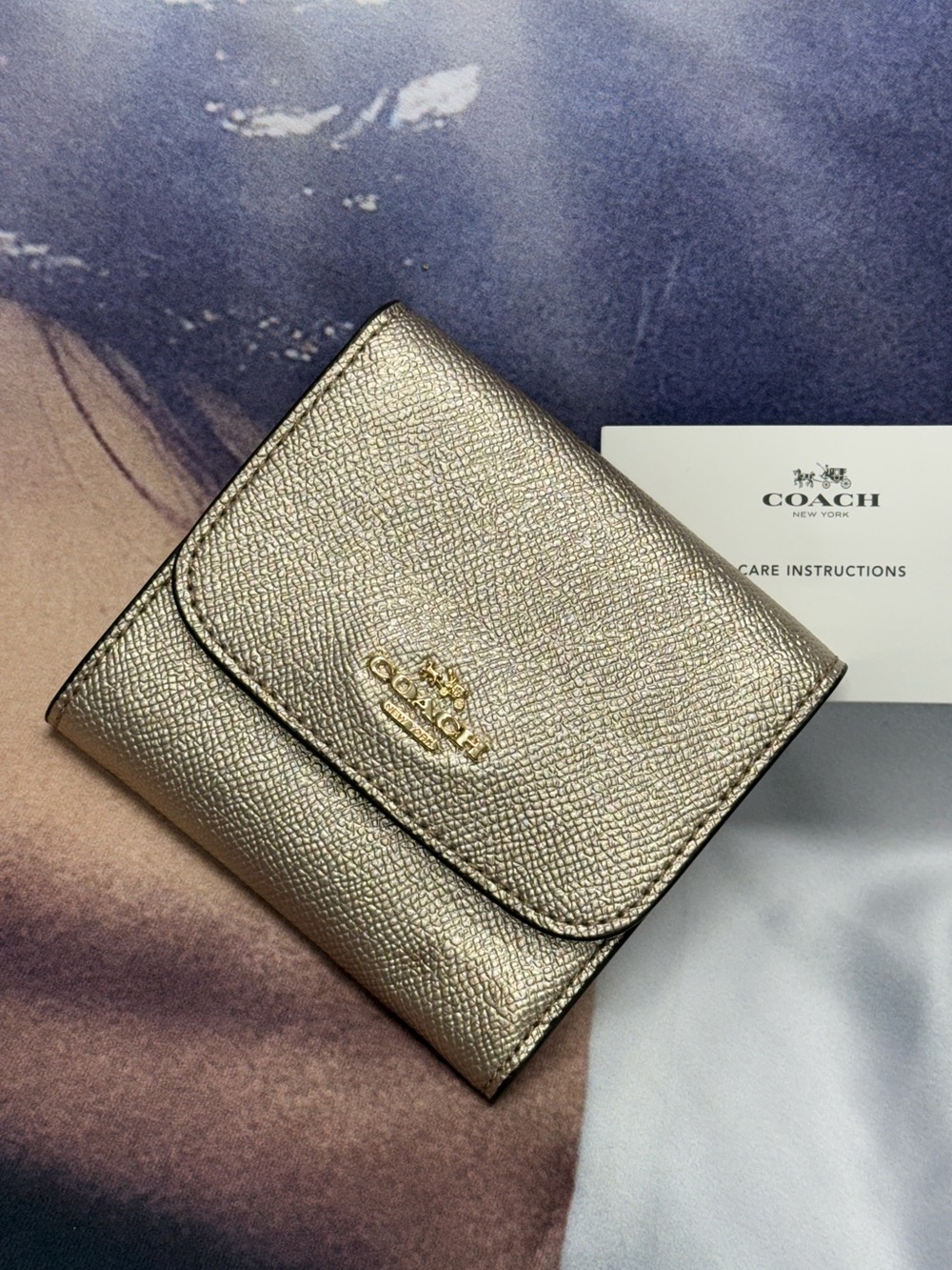 (new+card) Coach small wallet metallic gold